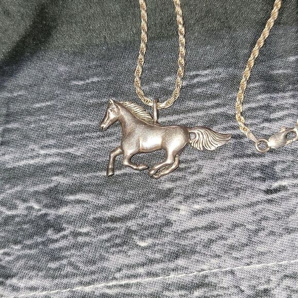 Vintage Sterling Silver Rope Chain Necklace & Running Horse Charm Pendant - Picture 2 of 9